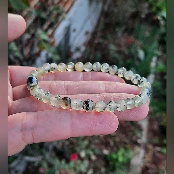 Prehnite 6mm Bracelet - Picture 6 of 6